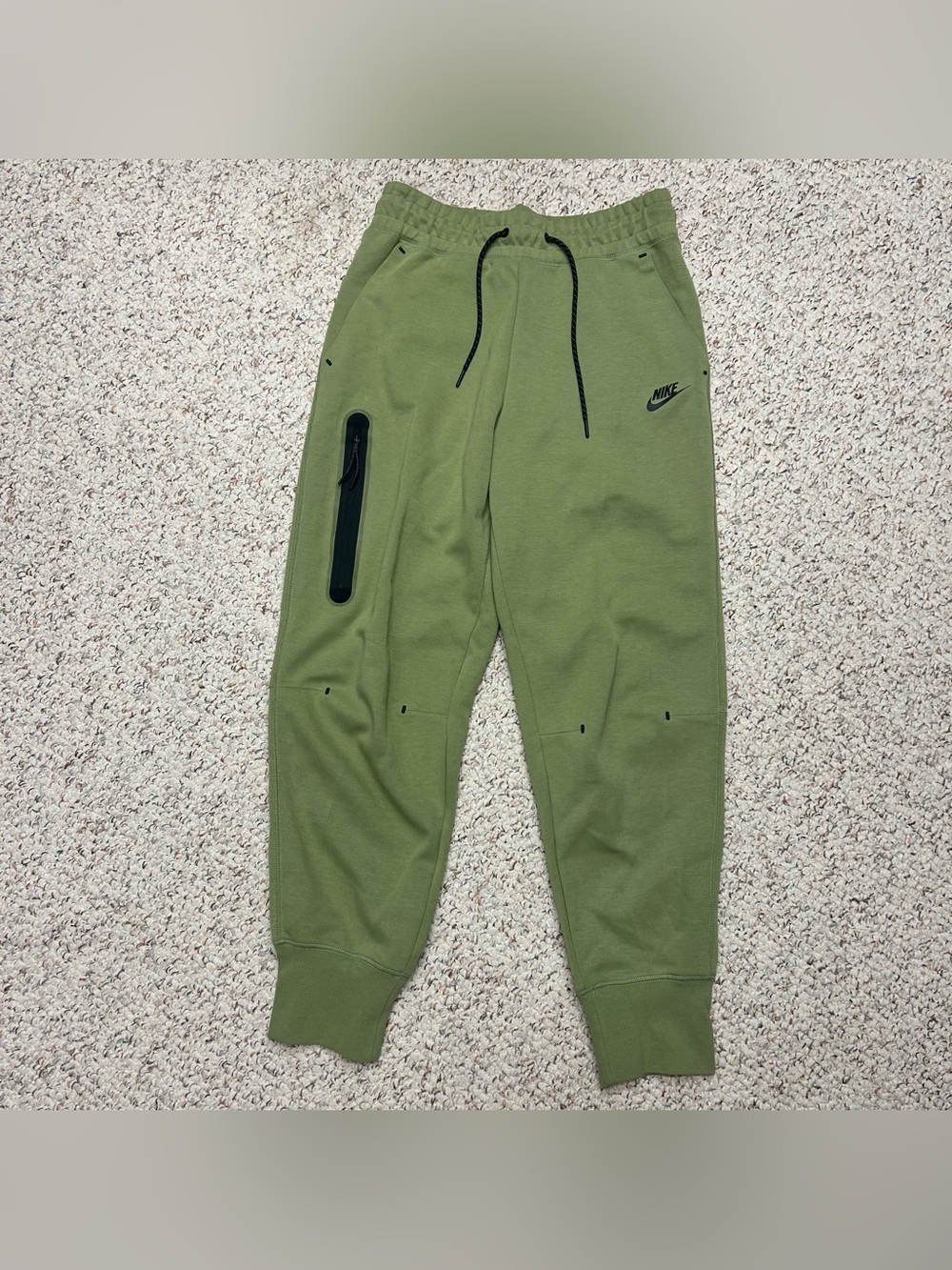 Nike Sportswear Tech Fleece Joggers Pants Womens Medium Green 28” CW4292-334